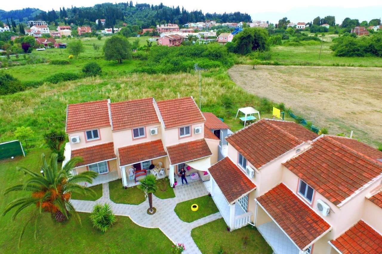 Demis Apartments Сидари Екстериор снимка
